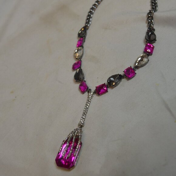Betsey Johnson Skeleton Hand Pink Witch Crystal Halloween Necklace - NWT - Picture 3 of 3